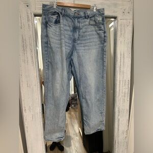 American Eagle 90’s Boyfriend Jeans